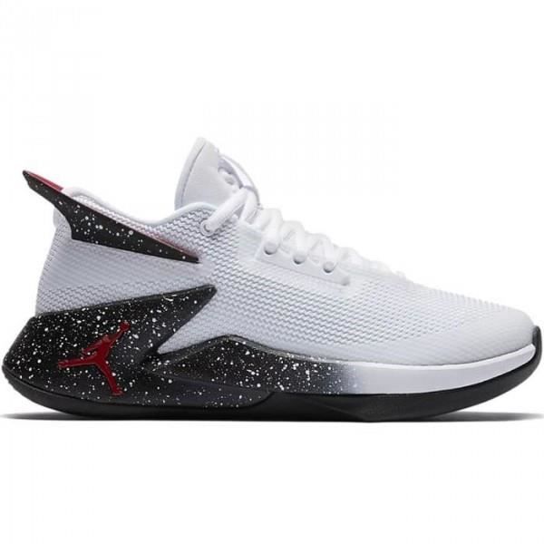 chaussure de basket jordan pas cher