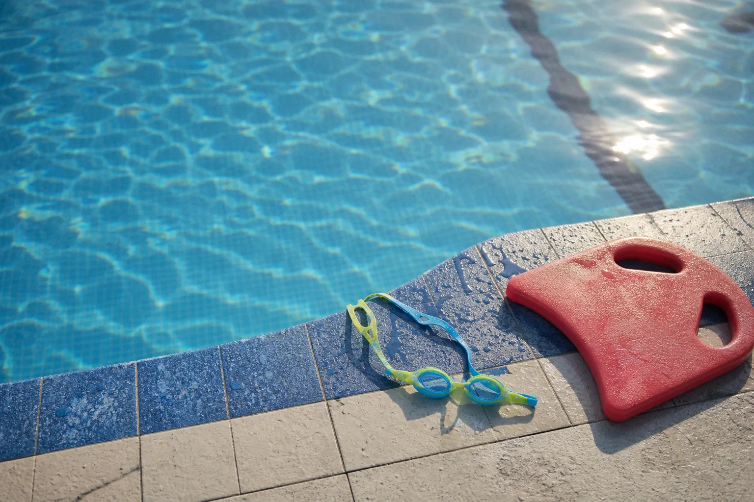Aisance aquatique en piscine : le parcours de progression de Léo