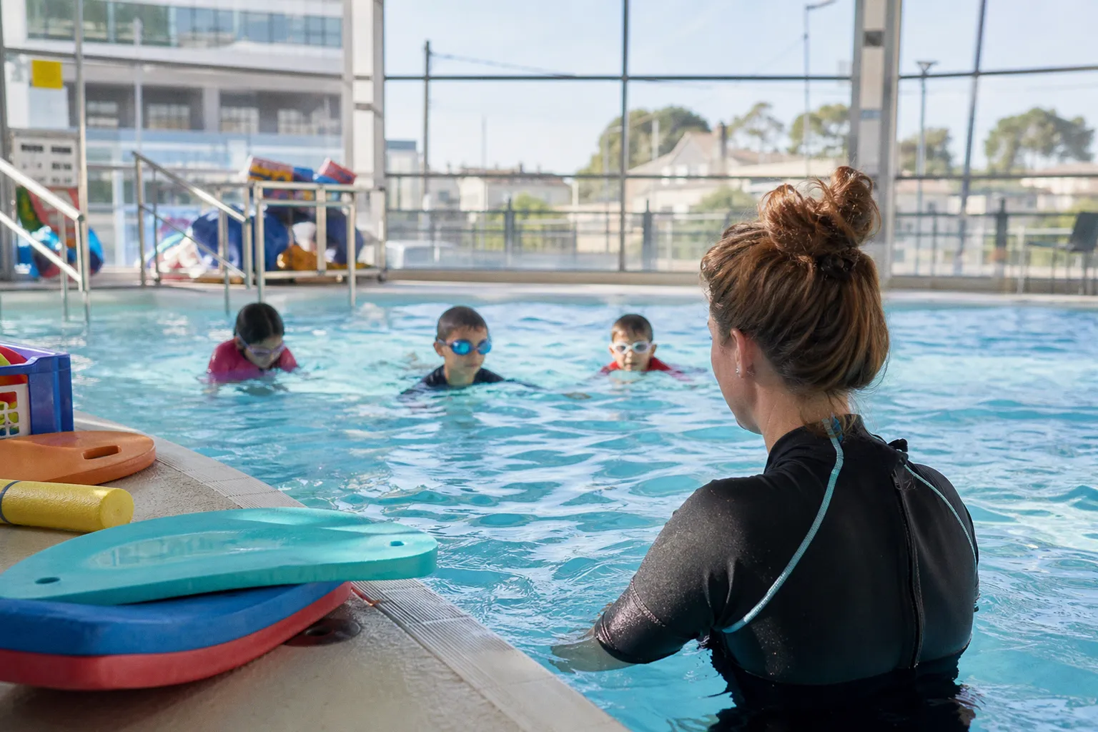 Apprentissage de la natation chez l'enfant : pourquoi attendre cet âge clé change tout